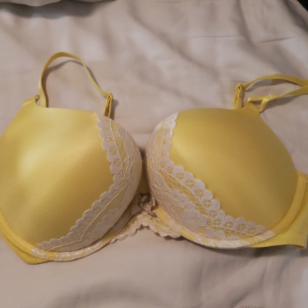 VS Bombshell Plunge